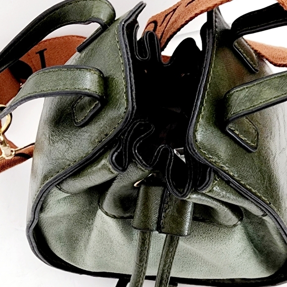 Women's Love Handle Leather and Suede Green Bucket Drawstring Crossbody Bag - Picture 7 of 8
